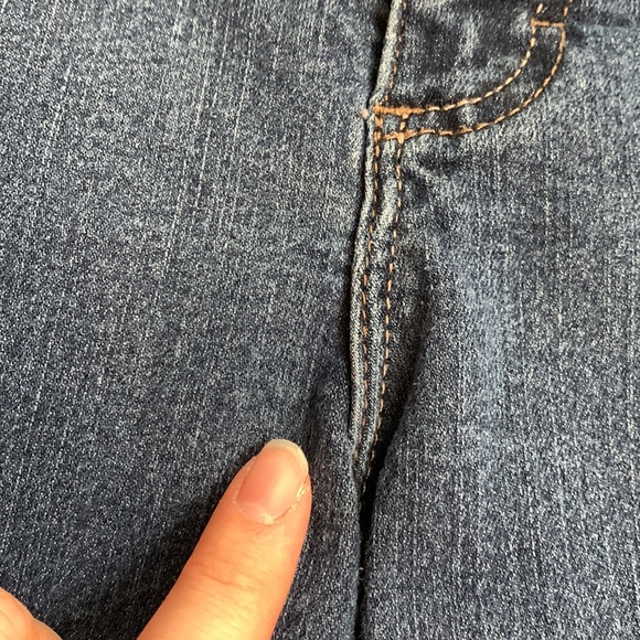 Riders by Lee Denim Midrise Capri - Picture 13 of 14